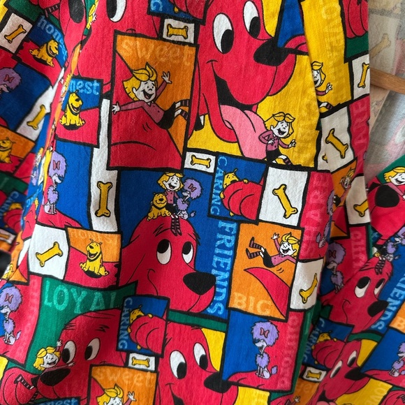 Vintage Clifford The Big Red Dog Scrub Top Women’s Small USA Made Cartoon - Picture 3 of 7